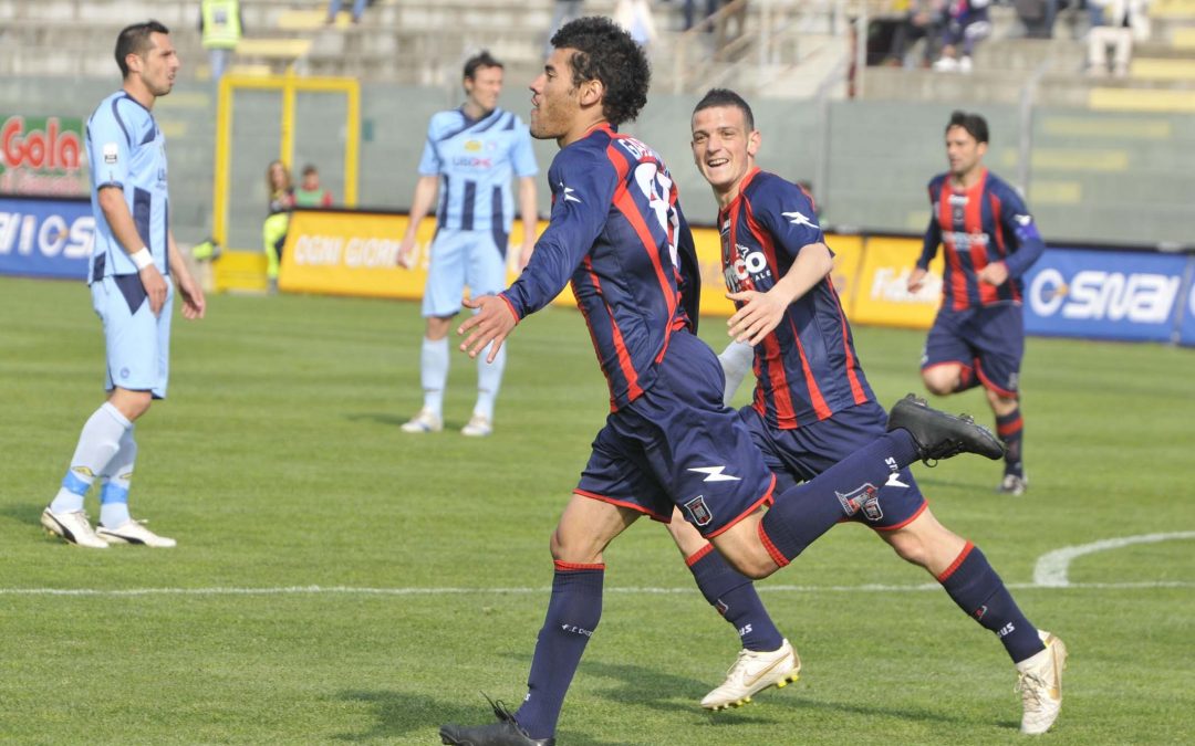 La Reggina fallisce l’aggancio
Crotone spettacolo allo Scida