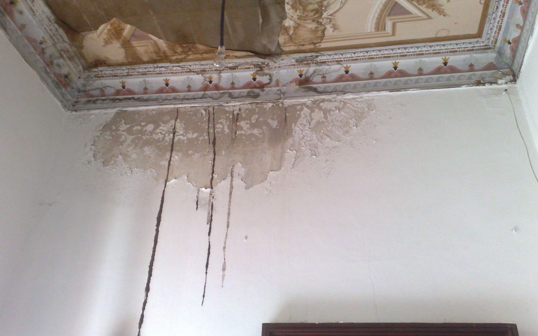 FOTO – Palazzo Gagliardi-De Riso a Vibo Valentia  Il degrado in cui versa lo storico edificio