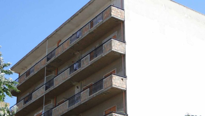 Scontro in aula sulla casa confiscata ai Condello
La Dda ipotizza un falso all'interno del Comune