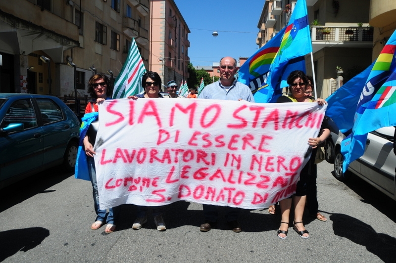 La protesta dei lavoratori precari a Catanzaro