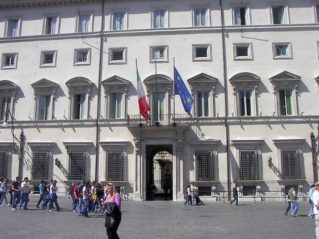 Taglio Province, manifestazione a Roma 
I sindaci dei capoluoghi scendono in piazza