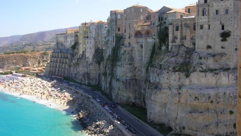 Turismo, la vocazione incompresa della Calabria
Malgrado un immenso patrimonio lo sviluppo stenta