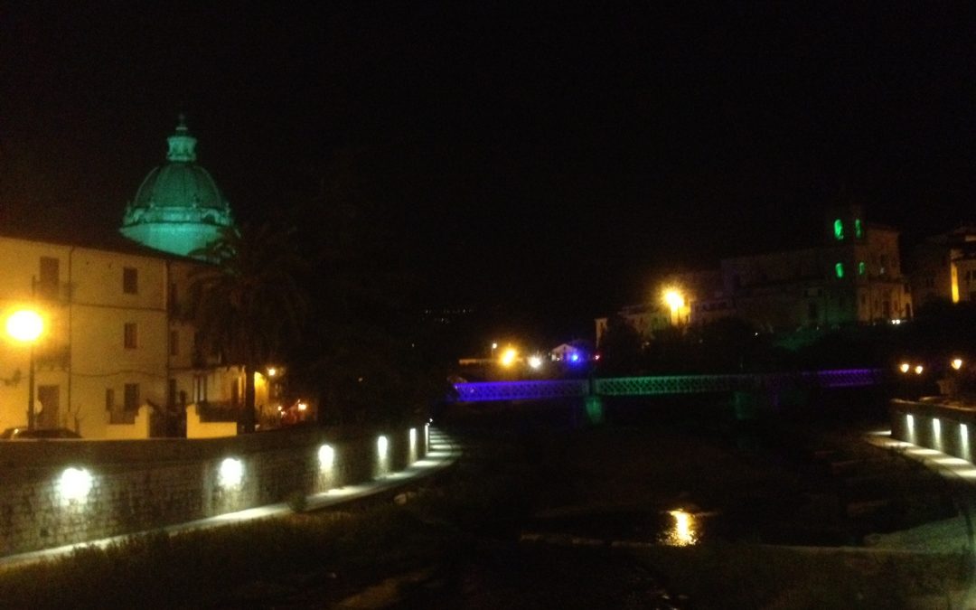Giochi di colori per illuminare Cosenza