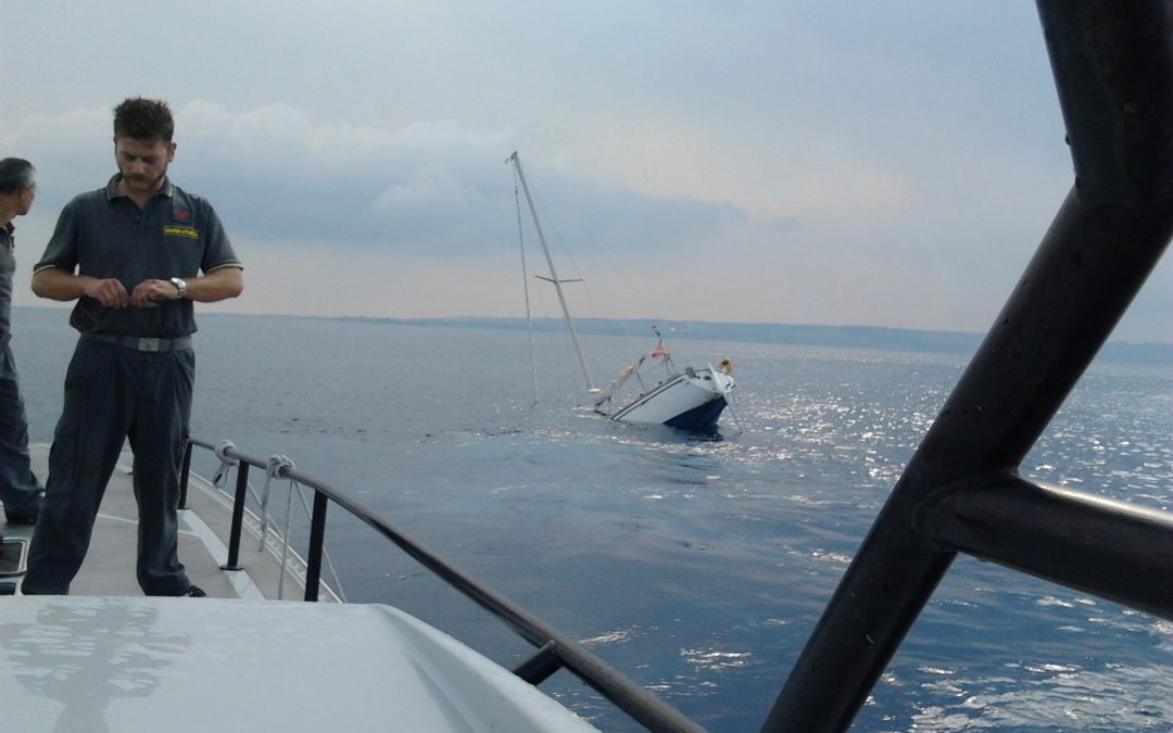 Barca affonda nel mare crotonese
Salvi due inglesi che erano a bordo