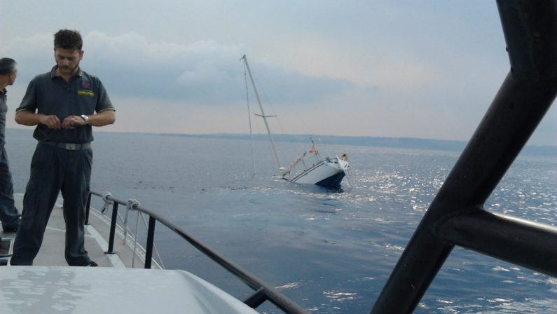 Barca affonda nel mare crotonese
Salvi due inglesi che erano a bordo