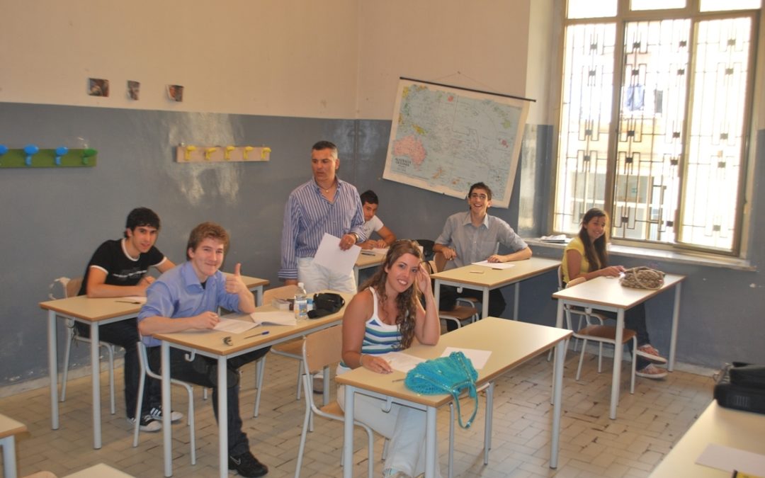 Scuola, in Calabria record nazionale di “dieci” e “nove”
agli esami di terza media: il 6,5% ha preso il massimo