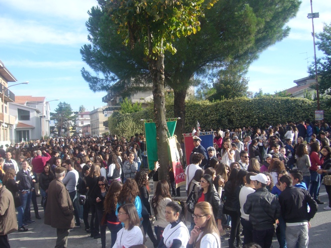 Cinquemila in corteo a Polistena gridano basta
alla prepotenza della ‘ndrangheta nella loro terra