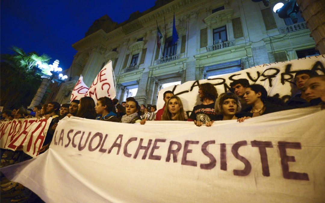 Insegnanti in piazza, il ministro rassicura
«Non ci sarà l’aumento dalle 18 alle 24 ore»