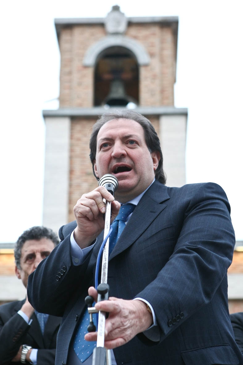 Crisi al Comune di Vibo, il sindaco 
caccia i tre dell'Udc dalla Giunta