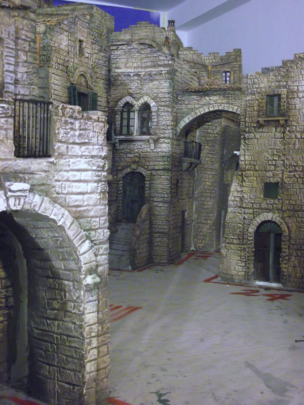 Comincia l’allestimento del presepe lucano in Vaticano
Sotto l’obelisco l’opera del maestro Francesco Artese