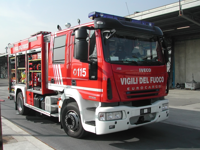 Ferrandina, fiamme nello 
stabilimento industriale “Mythen”