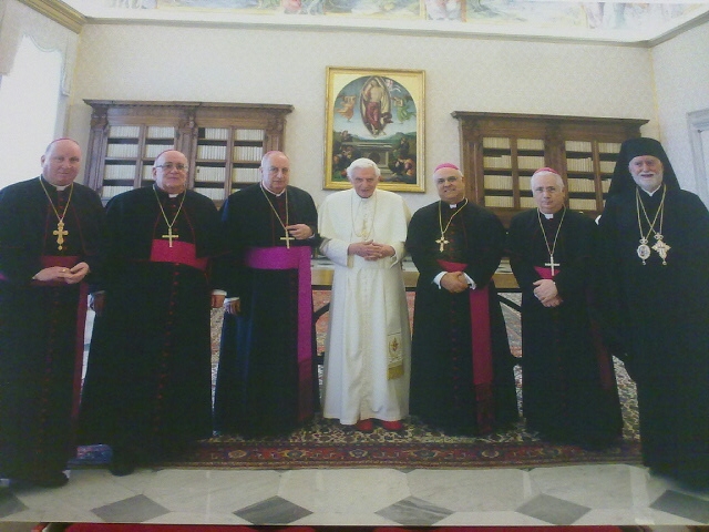 Il Papa si dimette, sorpresi i vescovi calabresi
Nunnari: «Ci aveva dato appuntamento a maggio»