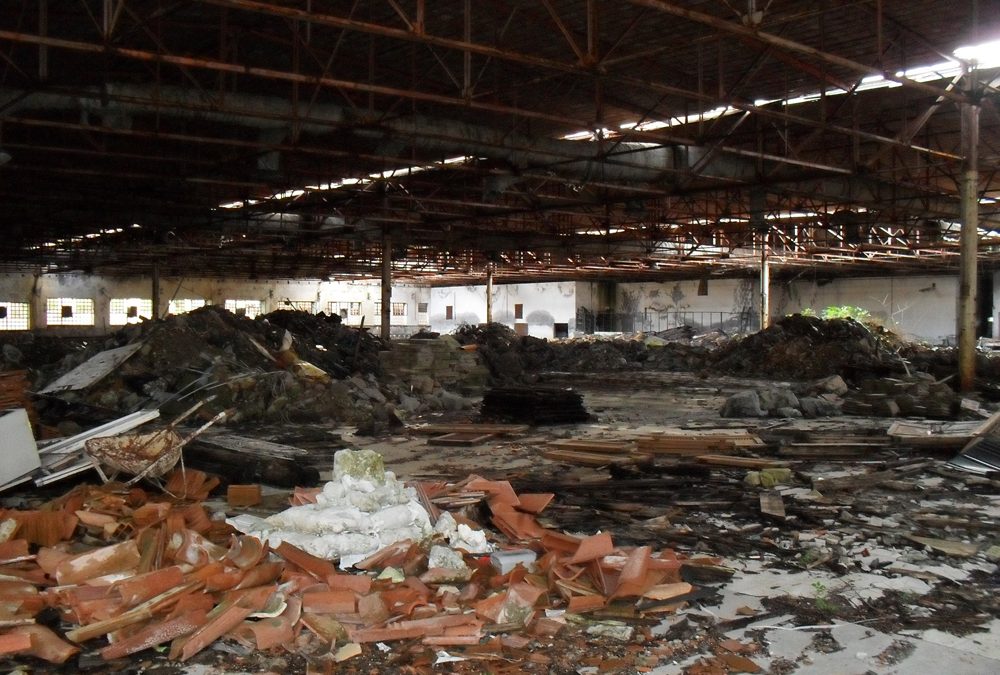 Fuoriescono liquami da una discarica chiusa da anni: scatta il sequestro della struttura nel Reggino