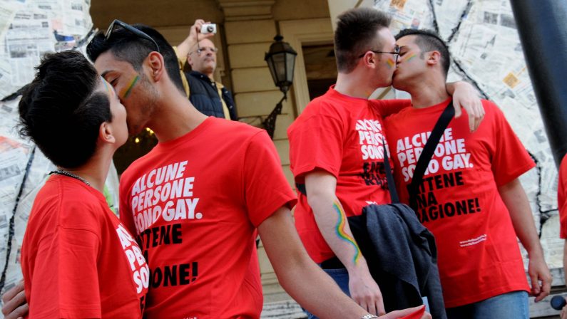 I baci contro l’omofobia