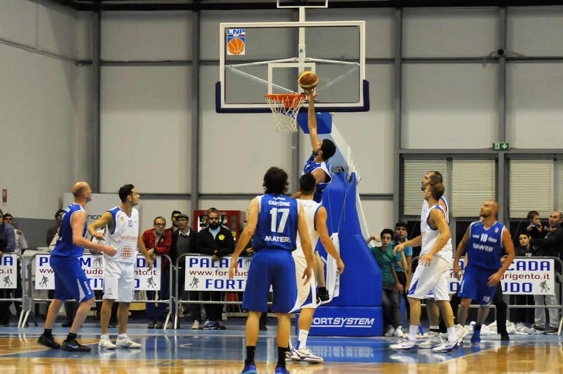 Colpo Bawer in Sicilia
Gara 4 può valere la finale