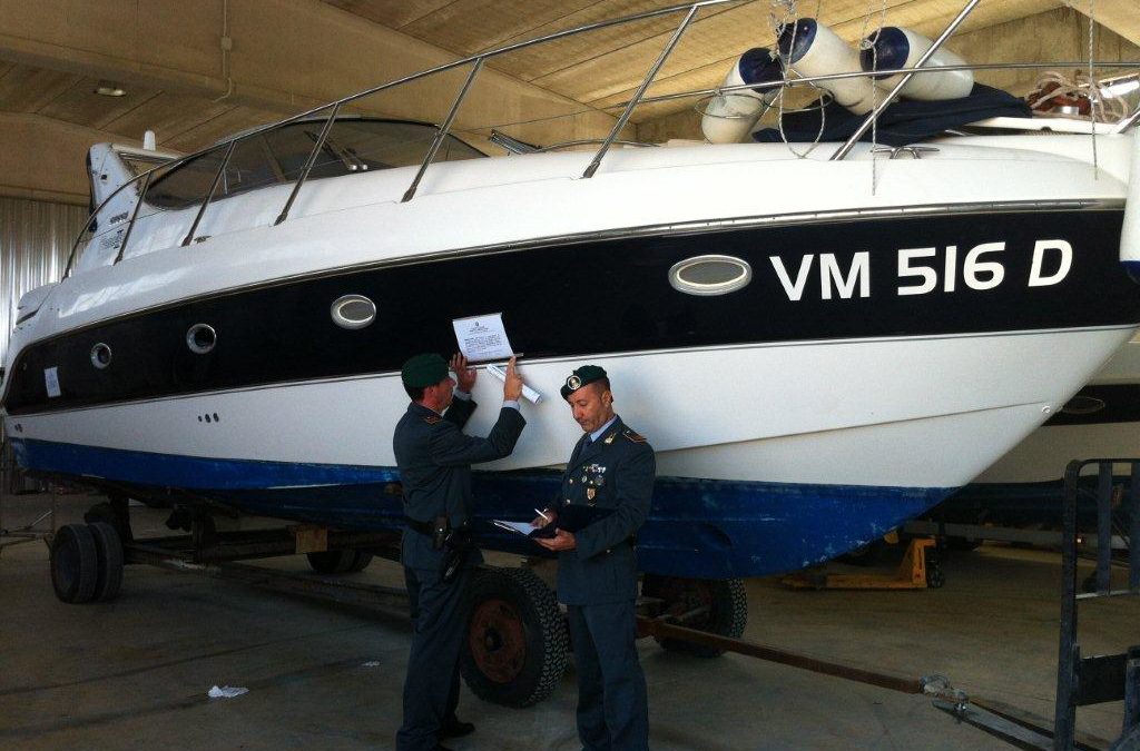 Trattenevano soldi da buste paga dei dipendenti 
Ora scatta sequestro beni per imprenditori lametini