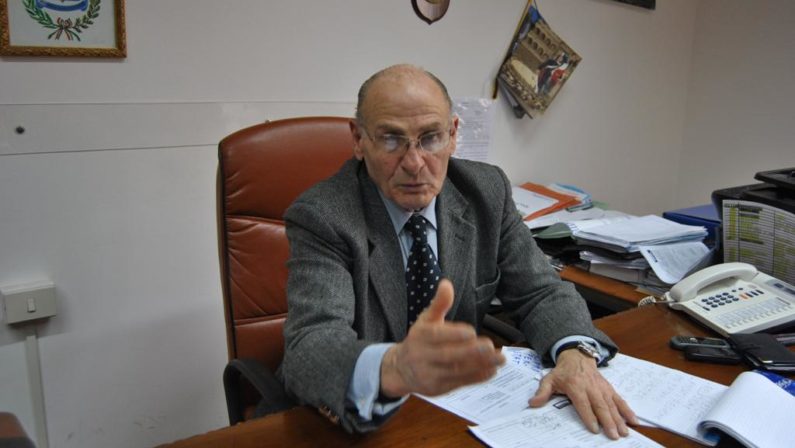 Maggioranza lacerata, sindaco si dimette
Per Tropea commissario e poi elezioni