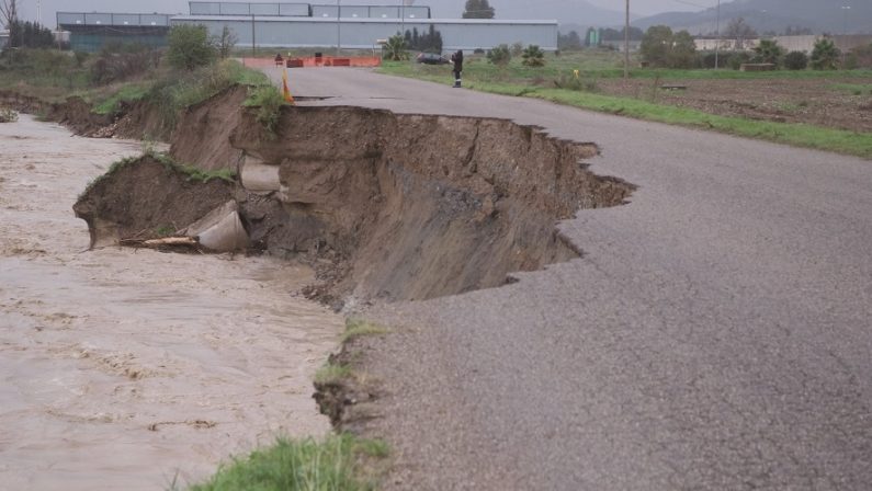 Nell’area industriale di Ferrandina
il Basento straripa e minaccia le aziende