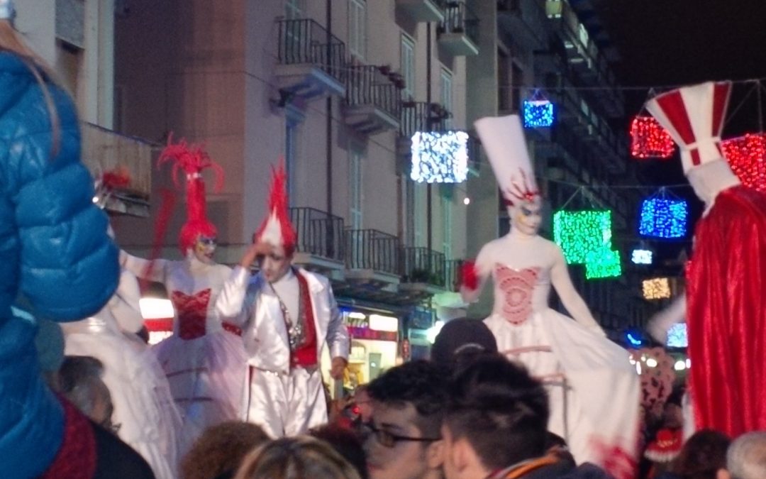 Da Cattaneo a Capossela: le foto 
del Capodanno per le vie di Cosenza