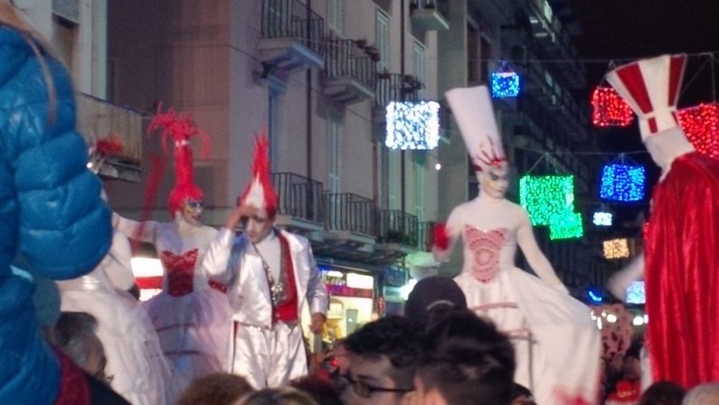 Da Cattaneo a Capossela: le foto 
del Capodanno per le vie di Cosenza