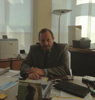 Il dg Maruggi interviene sul caso liste d’attesa
“Non tutti aspettano a lungo”