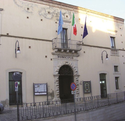 Truffa al Comune
Tre condanne e tre assoluzioni