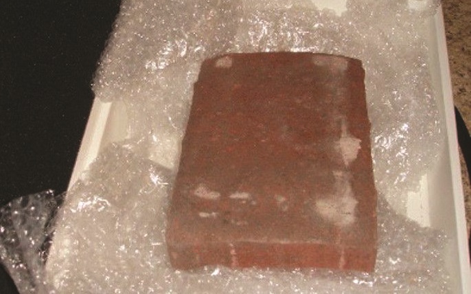 Un “pacco” made in Potenza
Comprano iPhone ma ricevono un masso