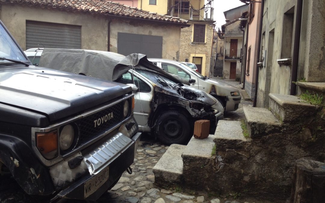 Raid nel Vibonese, bruciate 3 auto
Una quarta è stata danneggiata