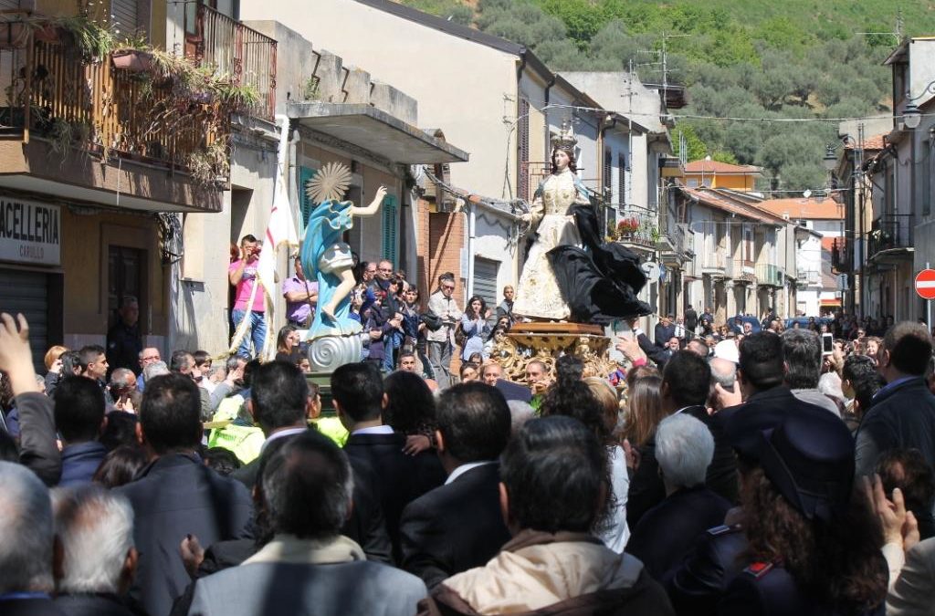 Malumore e delusione tra i cittadini a Sant’Onofrio 
La Procura: «Serve una chiesa militante contro la mafia»