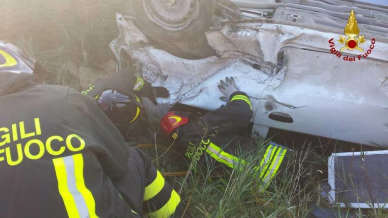 Due incidenti stradali nel Crotonese
Auto ribaltate, feriti non gravi