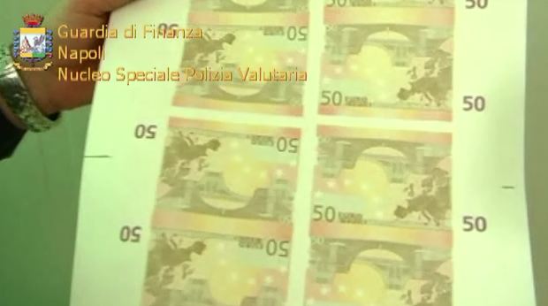 Soldi falsi, scoperto laboratorio clandestino
Banconote da 50 euro già pronte da smerciare