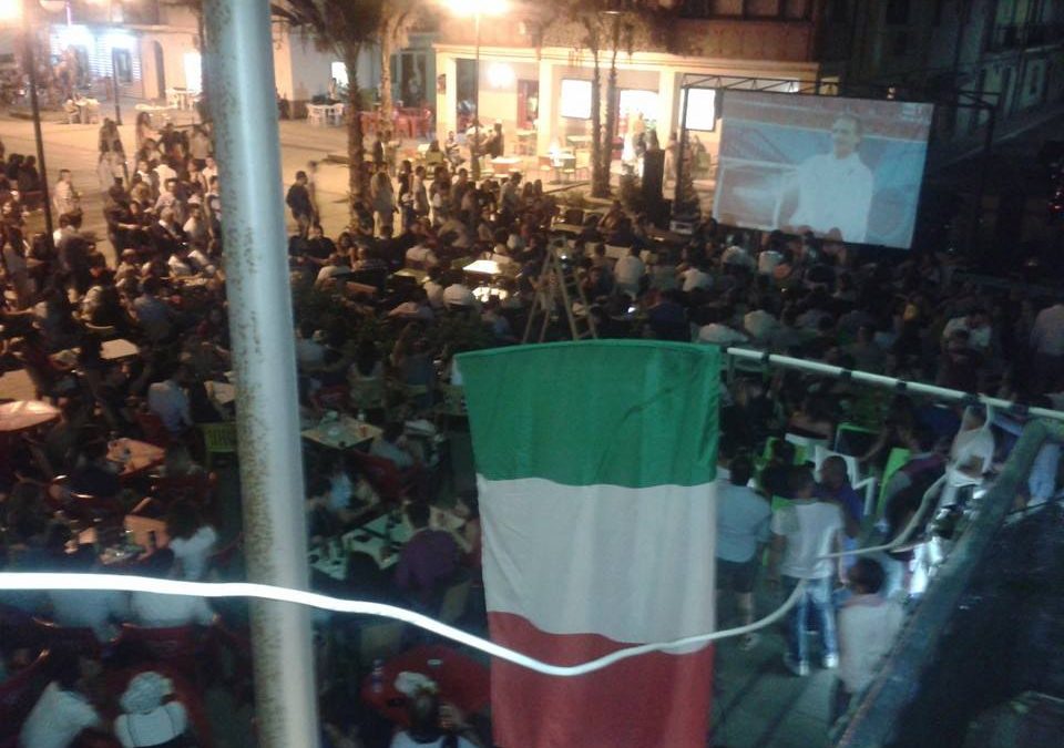 Notti mondiali, le foto della Calabria
davanti ai maxischermi per l’Italia
