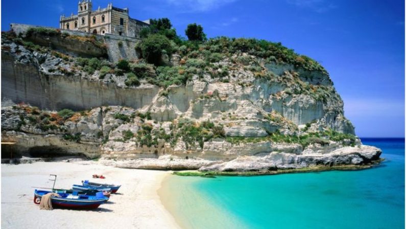 Tropea tra le 10 perle d'ItaliaÈ lei la spiaggia più bella in Calabria?