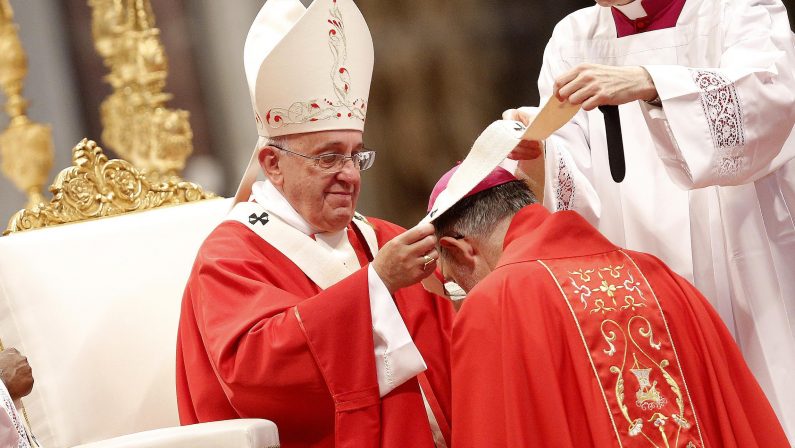 Le foto dell’arcivescovo di Reggio Calabria Morosini
tra i metropoliti che ricevono il pallio dal Papa