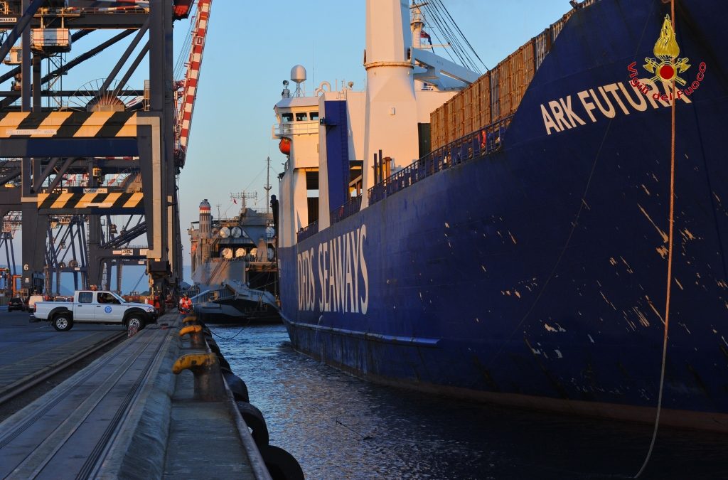 Furti da extracomunitari, notte da incubo su una nave
