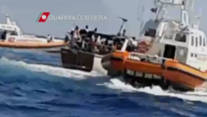 Nuovo sbarco di migranti a Roccella Ionica
Arrivate in barca a vela 73 persone - VIDEO
