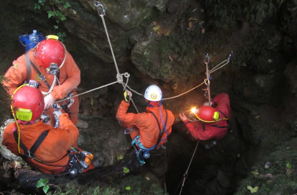 Speleologo vibonese ha malore e resta bloccato
mentre scendeva in una grotta del cosentino