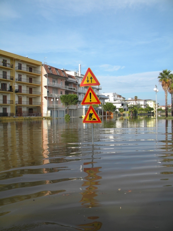 Bomba d’acqua e disagi in Calabria
Allagate strade e piazze di Schiavonea