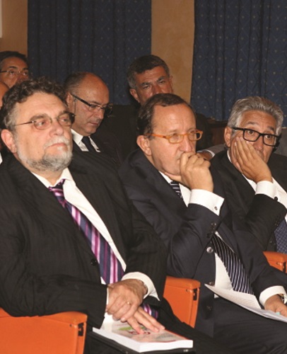 Falsi, abusi e indizi di un complotto
Per l'ospedale nessuna attenuante