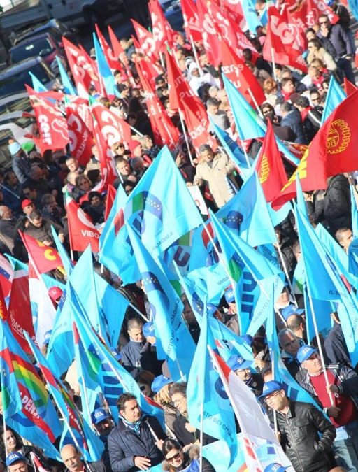 Lavoro e futuro: i volti della protesta nelle piazze calabresi