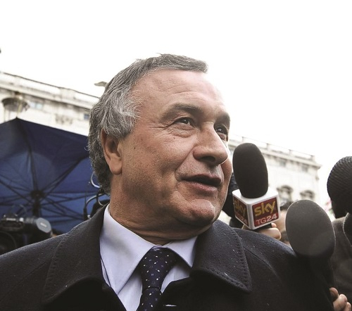 Mafia capitale temeva la coop lucana
Le intercettazioni sugli appalti dei Cara: «Bubbico preme»