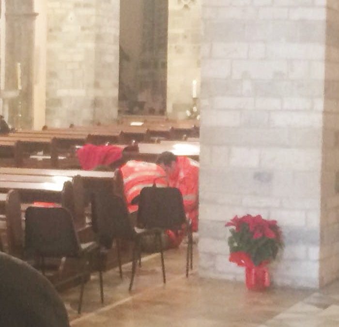 Malore prima della messa di Natale
Una donna muore nel Duomo di Melfi