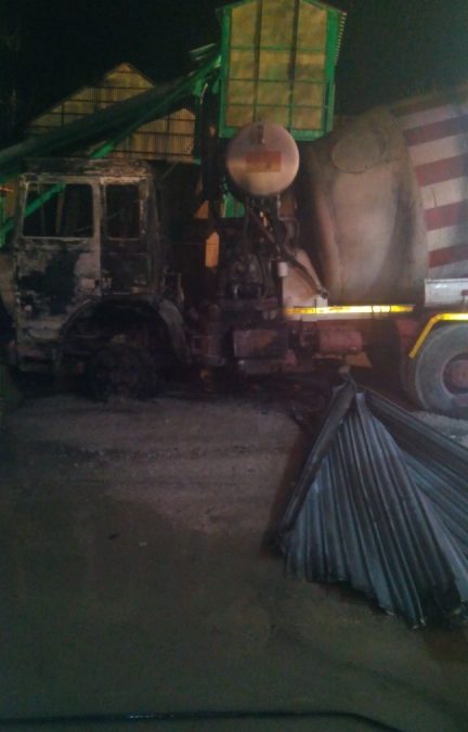 Intimidazione ad azienda calcestruzzi nel Vibonese
Incendiati diversi automezzi, ingenti i danni