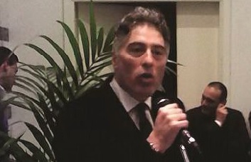 Rinuncia ai soldi e aiuta i bisognosi
L’iniziativa del sindaco, Crescenzo Schettini