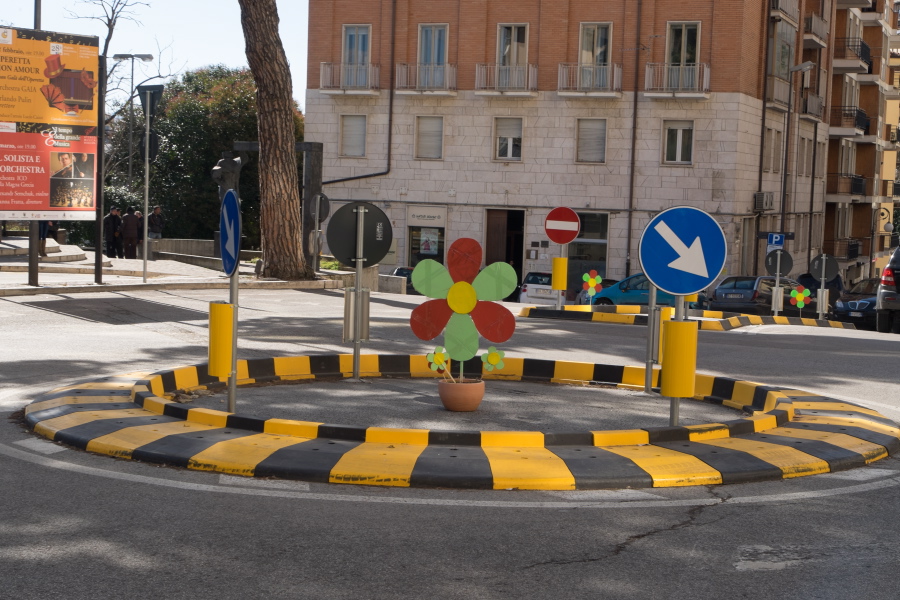 Nuova campagna  a impatto zero
Dopo i palloncini, fiori nelle aiuole