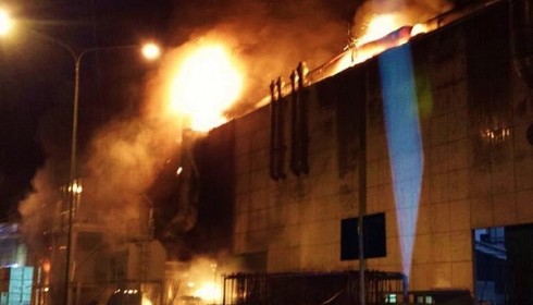 Incendio in uno stabilimento dell’indotto Sata
Evacuato il personale, uno scoppio forse l’origine