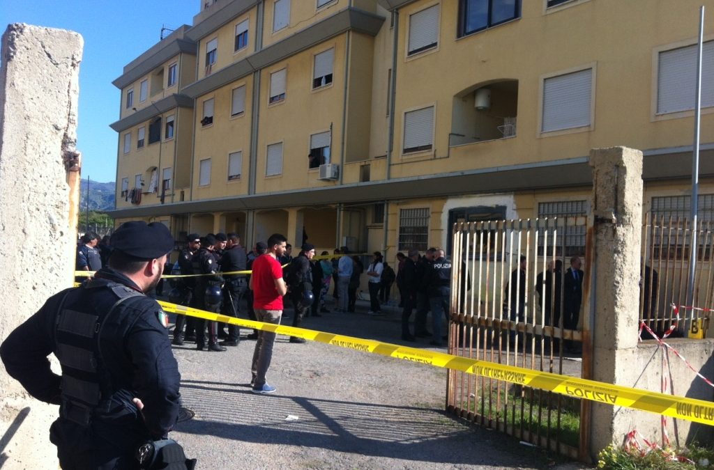 Omicidio a Reggio dopo una lite per una donna
Le immagini del luogo del delitto