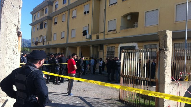 Omicidio a Reggio dopo una lite per una donna
Le immagini del luogo del delitto