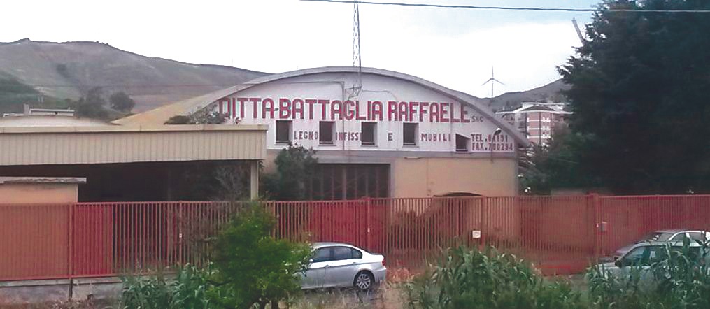 La crisi “tarlo” dell’industria calabrese del legno
A Catanzaro chiude la storica falegnameria Battaglia