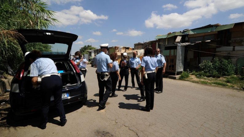 Cosenza, sgomberato il campo rom del Ferr
Le immagini delle operazioni di trasferimento